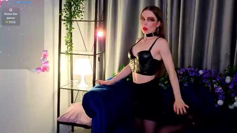 Karen online show from November 18, 8:10 pm