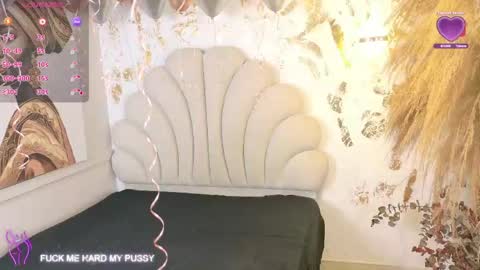 bonieklent online show from April 18, 3:42 am