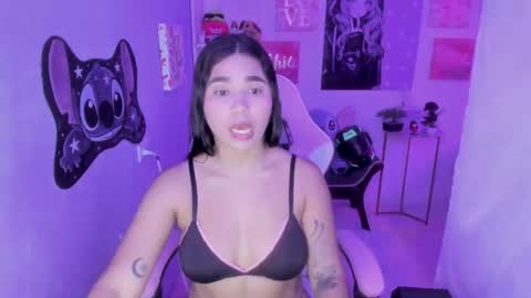 Bonnie online show from April 5, 4:22 am