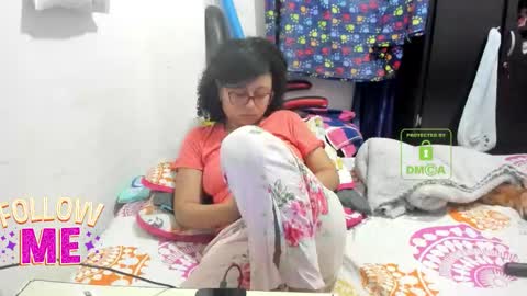 bonnie lam  hello welcome to my room I hope you have fun and you can reach your maximum pleasure here with me online show from November 16, 5:20 am