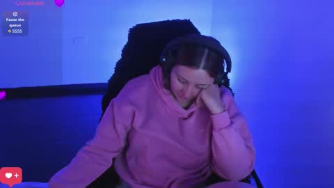 Bonnie Help me reach 500 likes online show from March 26, 5:04 pm