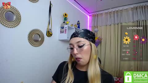 Snapshot of bonny_clyde_xx_ chatting on March 11, 4:08 am Soffy Brooks Independent model online show from March 11, 4:08 am