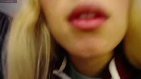 Snapshot of bonny_clyde_xx_ chatting on September 23, 5:38 am Soffy Brooks Independent model online show from September 23, 5:38 am