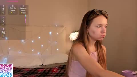 Snapshot of booozekirs_ chatting on October 16, 3:31 am Milena online show from October 16, 3:31 am