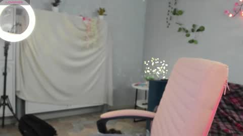 Snapshot of booozekirs_ chatting on October 22, 3:00 am Milena online show from October 22, 3:00 am