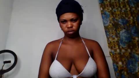 Snapshot of bouncingxxx_ass chatting on October 15, 2:36 am mirabel online show from October 15, 2:36 am
