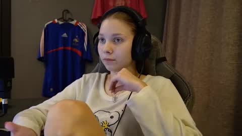 Alice online show from November 18, 4:08 pm