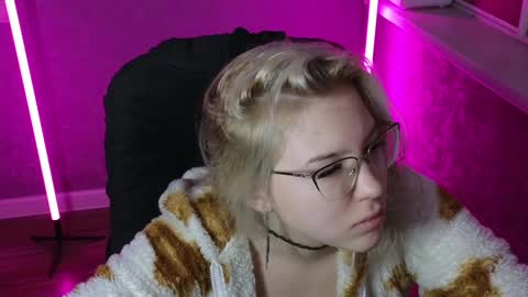 Belle  online show from December 20, 1:36 am