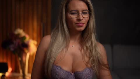 Alex online show from January 19, 4:44 am