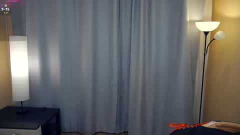 Mia Bunyard online show from December 4, 6:04 am