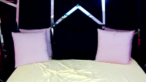 Snapshot of breezelle chatting on September 30, 5:13 am Zeline online show from September 30, 5:13 am