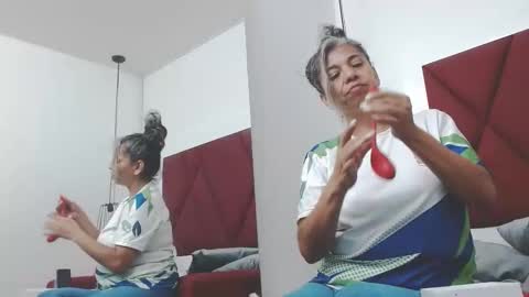 Snapshot of brenda_velasquez chatting on February 17, 12:10 am BRENDA VELASQUEZ online show from February 17, 12:10 am
