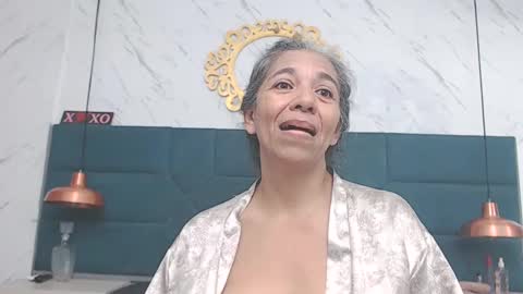 BRENDA VELASQUEZ online show from November 11, 8:06 pm