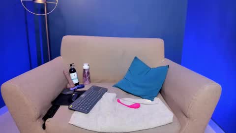 Snapshot of brennastone chatting on February 15, 10:21 pm online show from February 15, 10:21 pm