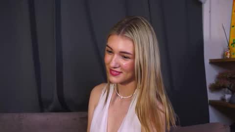 Snapshot of bridgetgodbold chatting on September 22, 9:13 pm Mary online show from September 22, 9:13 pm