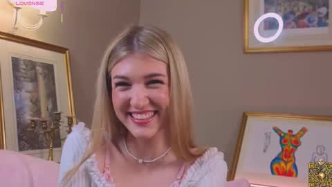 Snapshot of bridgetgodbold chatting on September 27, 8:16 pm Mary online show from September 27, 8:16 pm