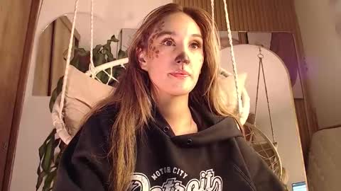 Snapshot of brinna_ev chatting on October 16, 12:57 am B R I N N A online show from October 16, 12:57 am