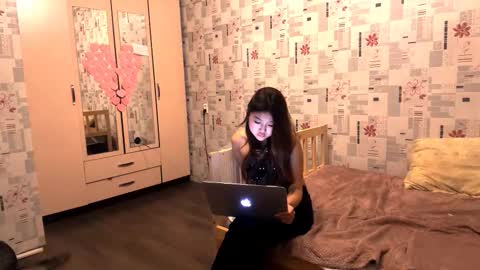 Sakura online show from November 21, 1:35 pm