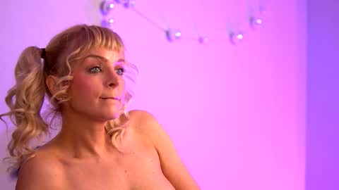 britneyhudson online show from January 19, 6:31 am