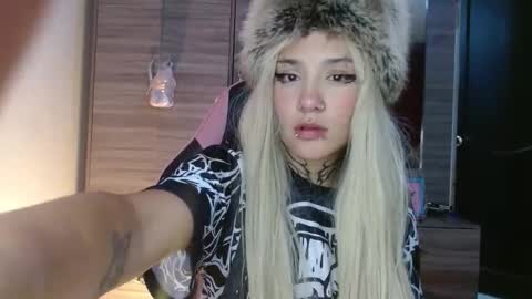 maru miaw   Please help me to reach 100 thumbs up online show from November 21, 2:24 am