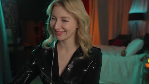 Anna online show from November 25, 3:47 pm