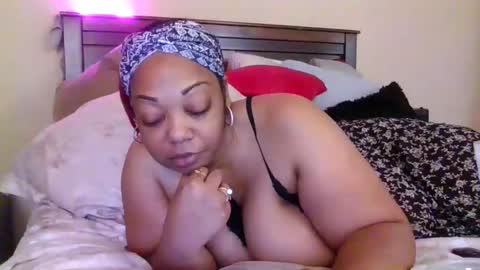 brownroundrenee online show from November 12, 11:30 am