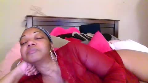 brownroundrenee online show from June 3, 11:44 am