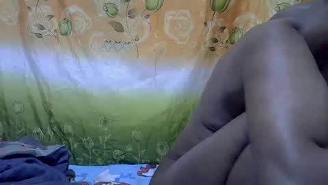 Snapshot of brownsexy_baby chatting on September 14, 6:33 am brownsexy_baby online show from September 14, 6:33 am