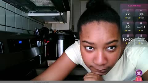 Brownsuagrcutie online show from December 15, 11:21 pm