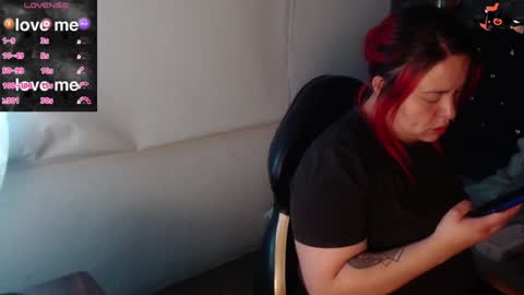 Snapshot of bruja_scarlata chatting on December 16, 12:06 pm Bruja SCarlata online show from December 16, 12:06 pm
