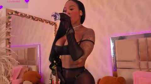 Brenda online show from November 8, 8:08 am