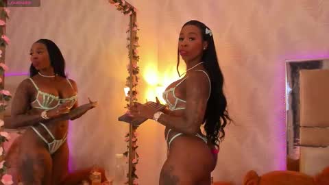 Brenda online show from November 21, 8:49 am