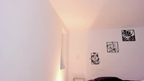     online show from April 8, 2:24 am