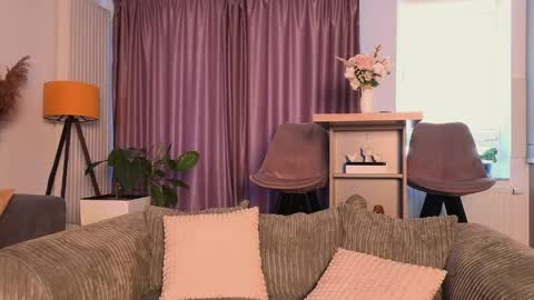 MayaCroft online show from May 3, 4:10 pm
