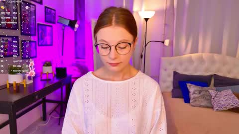 Alice online show from October 19, 8:33 pm