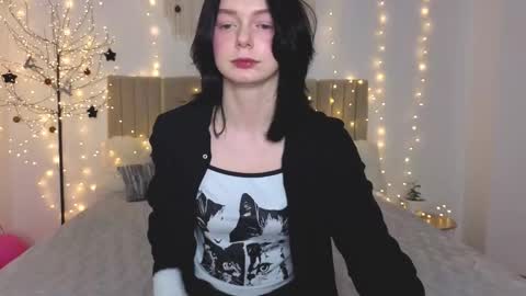 Leona online show from January 15, 7:14 am