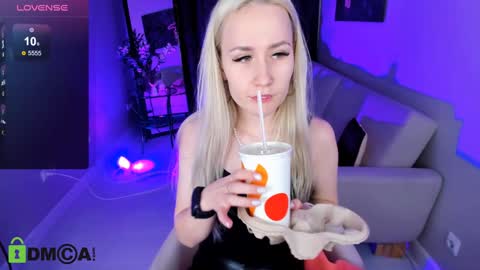 Sasha  online show from December 6, 1:44 pm