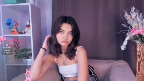 Aria online show from November 18, 8:04 am