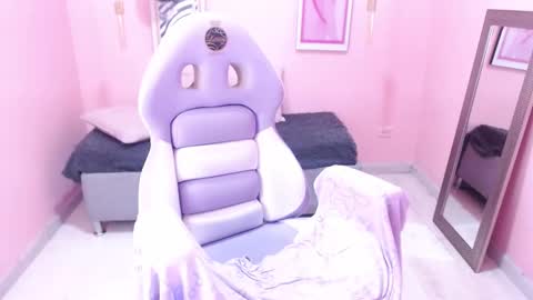 ... .          . ... online show from November 14, 3:45 pm