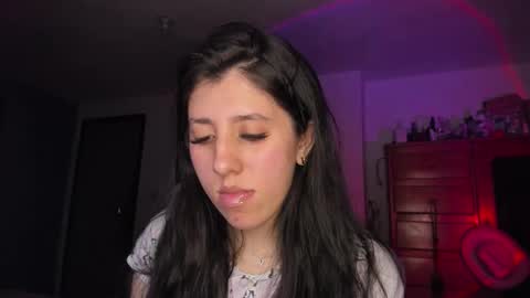 Snapshot of bunnyy09 chatting on October 31, 2:46 am Jess online show from October 31, 2:46 am