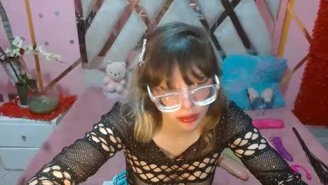 Snapshot of burbujalxx chatting on October 4, 3:49 pm burbujalxx online show from October 4, 3:49 pm