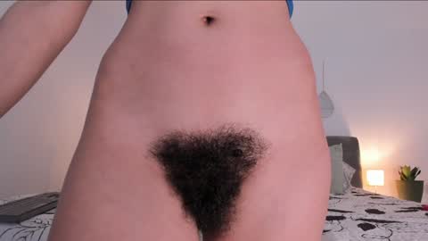 Snapshot of bush_woman chatting on February 4, 7:00 pm Larisa online show from February 4, 7:00 pm