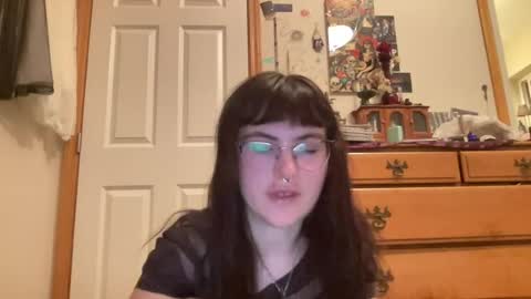 esme gray online show from July 27, 6:43 am