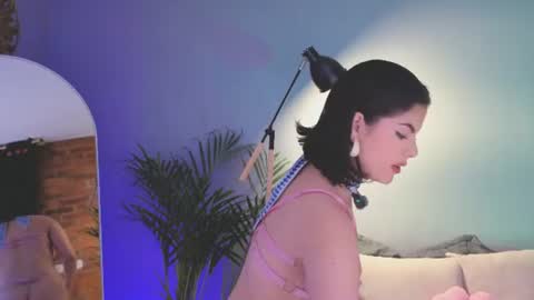 Lia Butterfly  online show from July 29, 12:05 pm