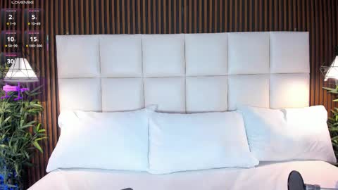 CailynBrown online show from November 12, 5:05 am