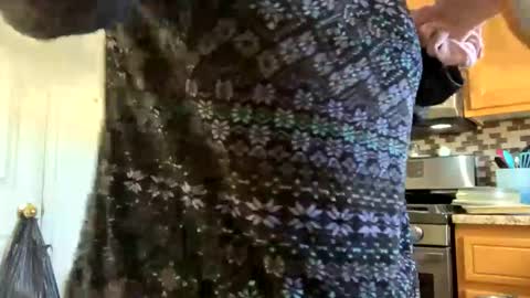 calishop1 online show from December 15, 5:10 pm