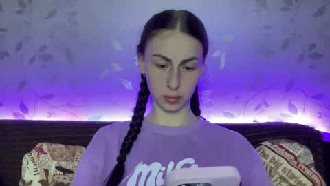 Anna online show from March 10, 8:01 pm