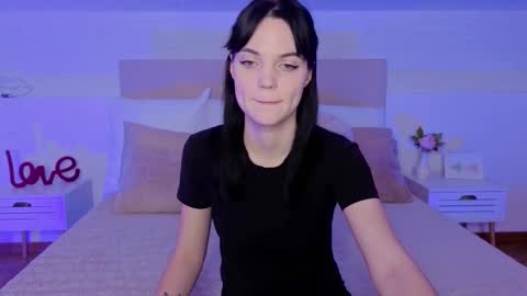 Camila online show from November 19, 10:10 pm