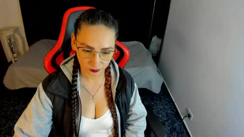camila_bj online show from May 20, 4:53 am