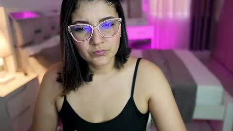 Snapshot of camila_buitrago chatting on February 11, 9:46 pm Camila buitrago online show from February 11, 9:46 pm